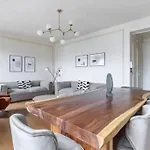 Avenue Montaigne : Luxury Apartment 4P/2Br