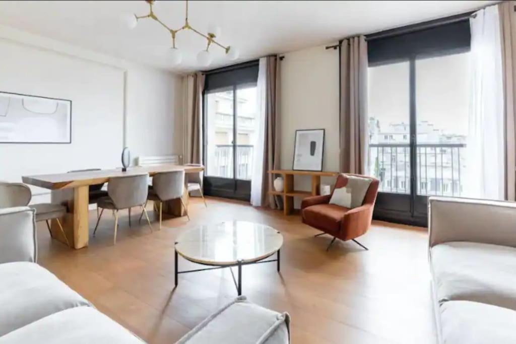 Avenue Montaigne : Luxury 4p/2br