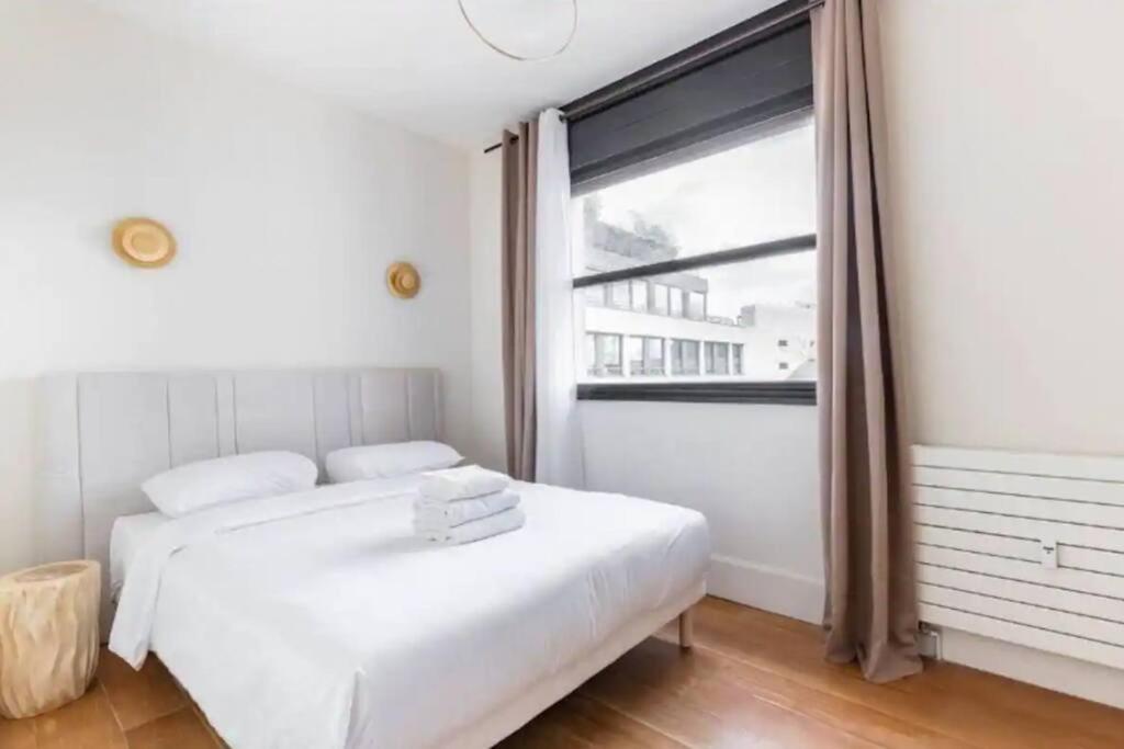 Avenue Montaigne : Luxury 4p/2br Parijs